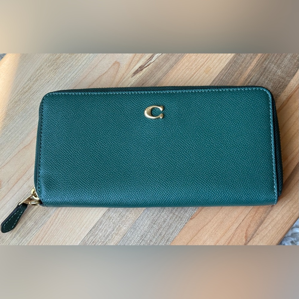 COACH Essential Continental Wallet Zip Around Crossgrain Leather Dark Green